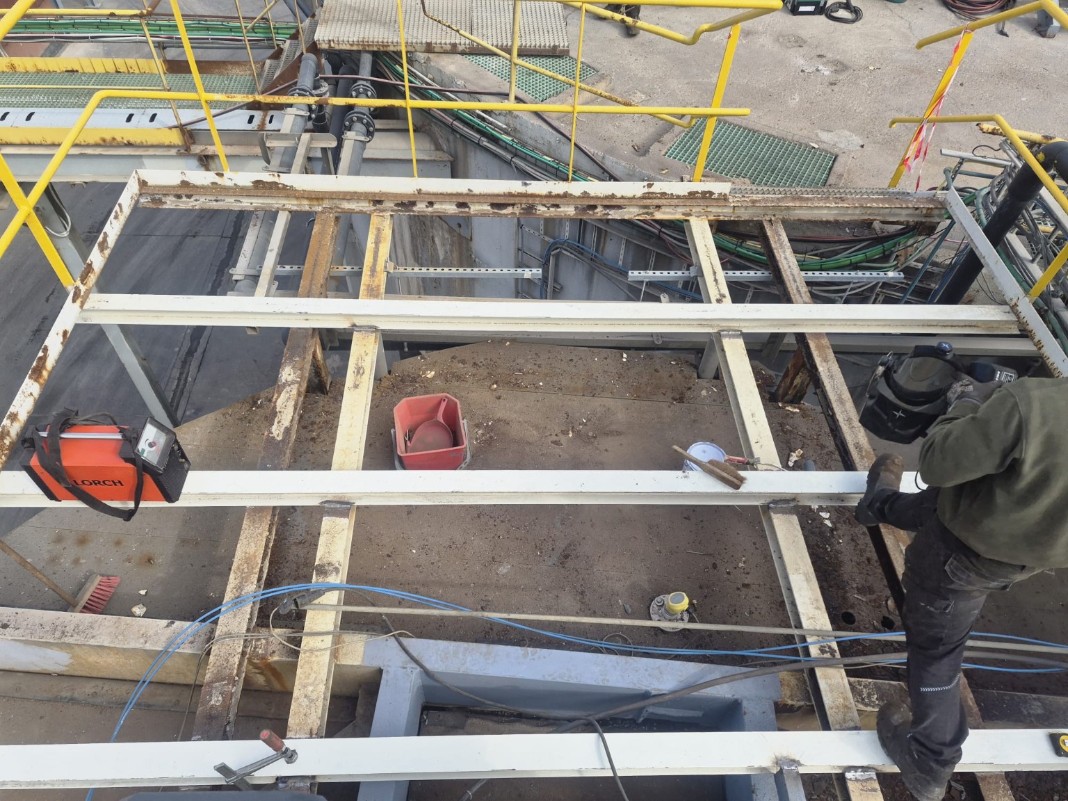 Rénovation de la structure métallique industrielle — étape 7