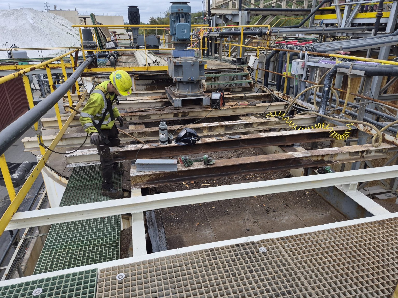 Rénovation de la structure métallique industrielle — étape 14