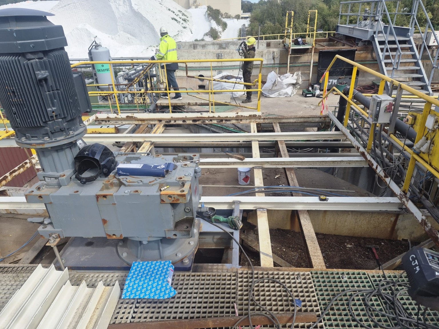 Rénovation de la structure métallique industrielle — étape 15