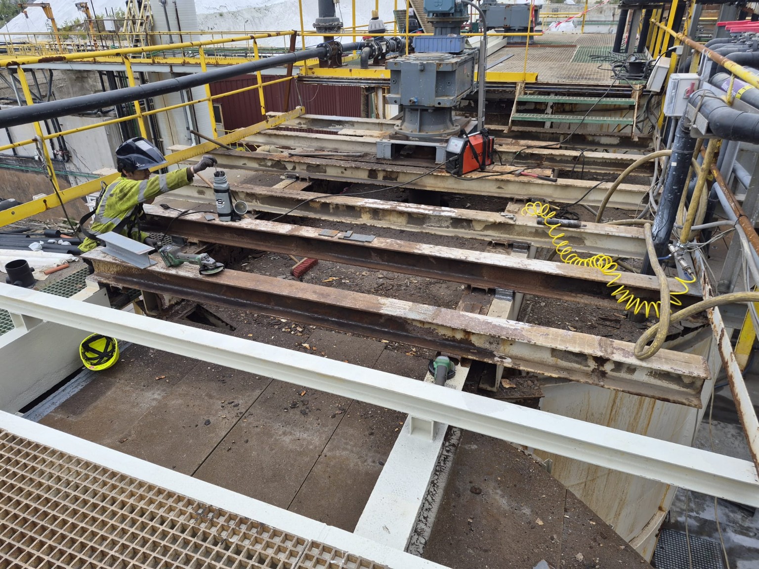 Rénovation de la structure métallique industrielle — étape 16