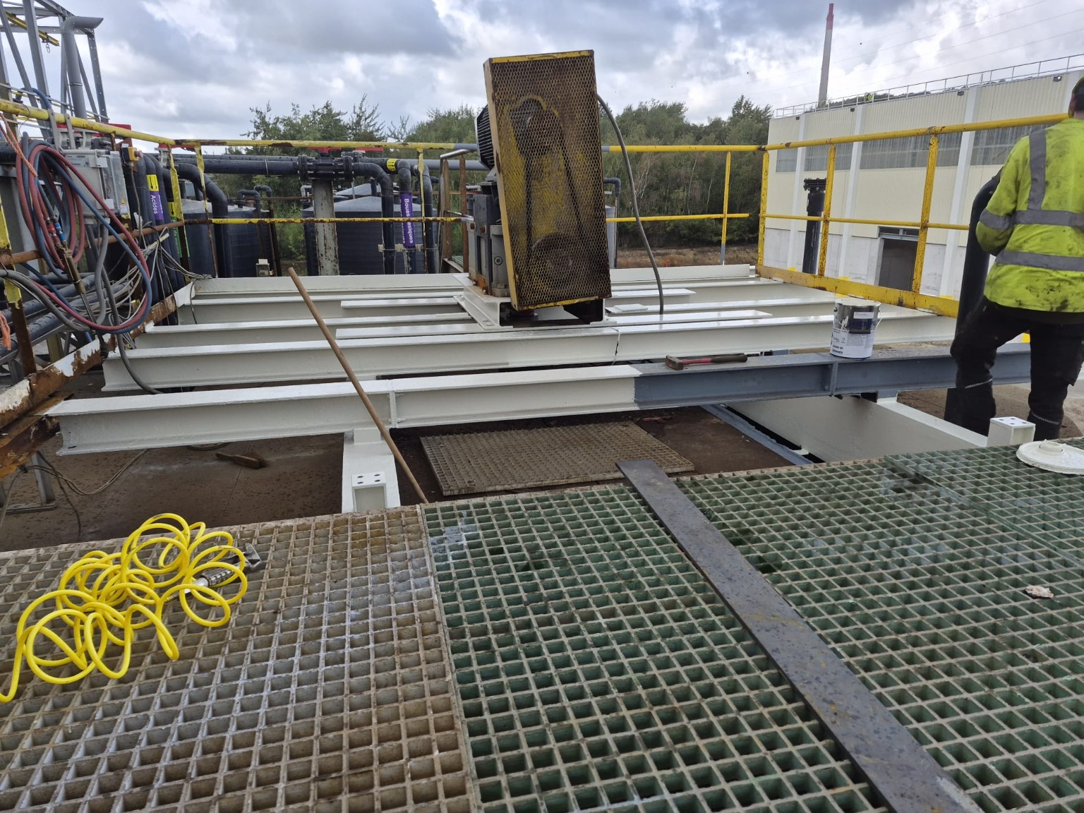 Rénovation de la structure métallique industrielle — étape 17
