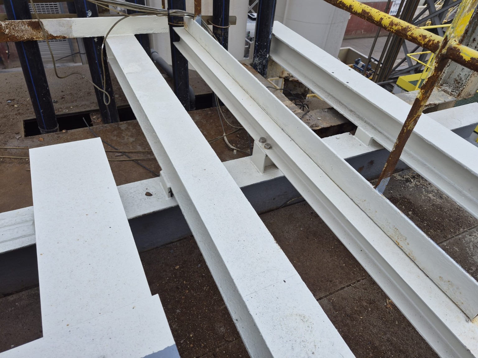 Rénovation de la structure métallique industrielle — étape 26