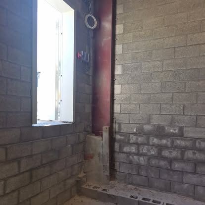 Emplacement avant la pose de l’escalier métallique